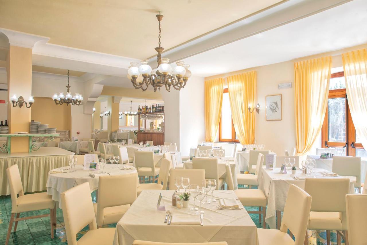Hotel Zaro Lacco Ameno  Luaran gambar